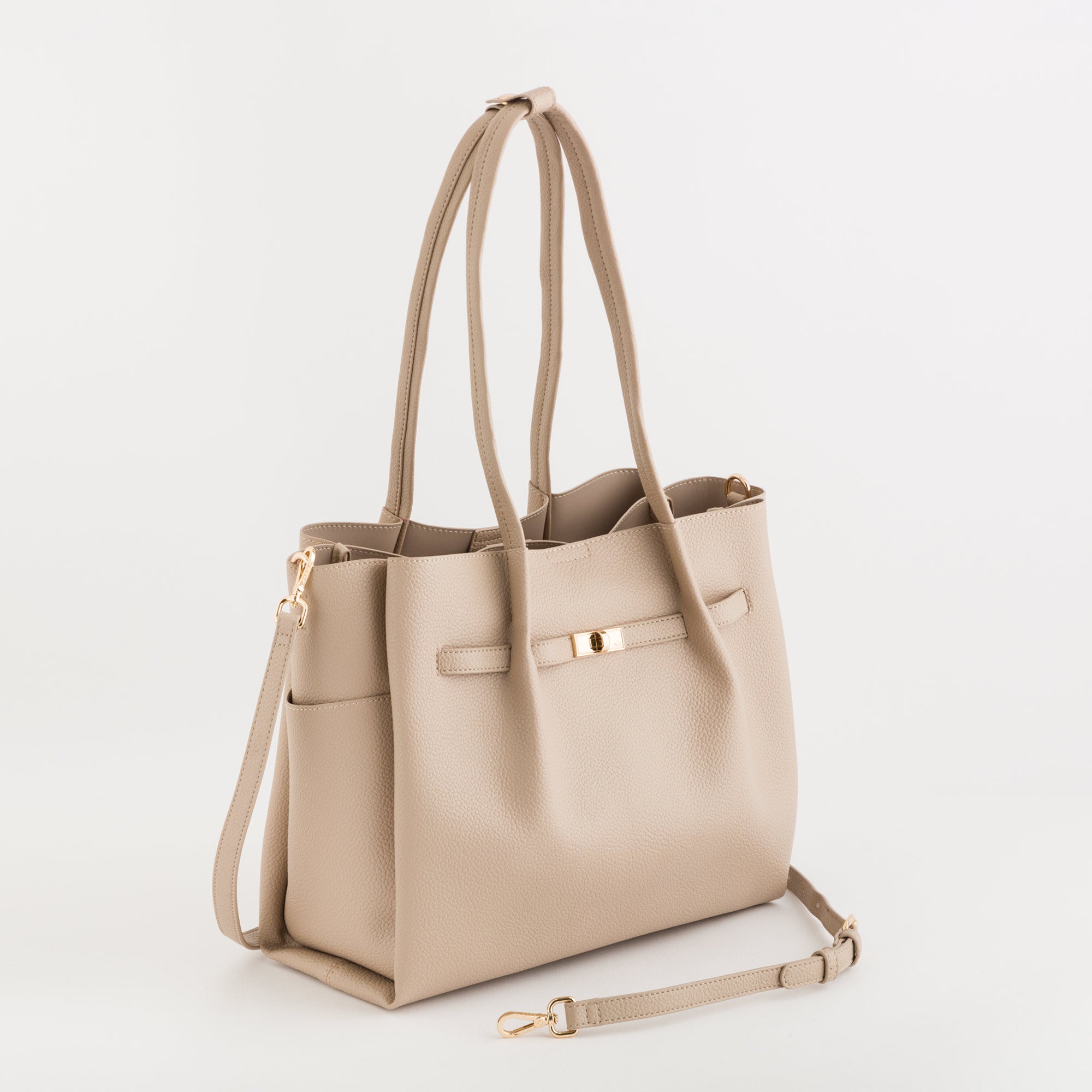 Women's Shopping - Salzburg Sand