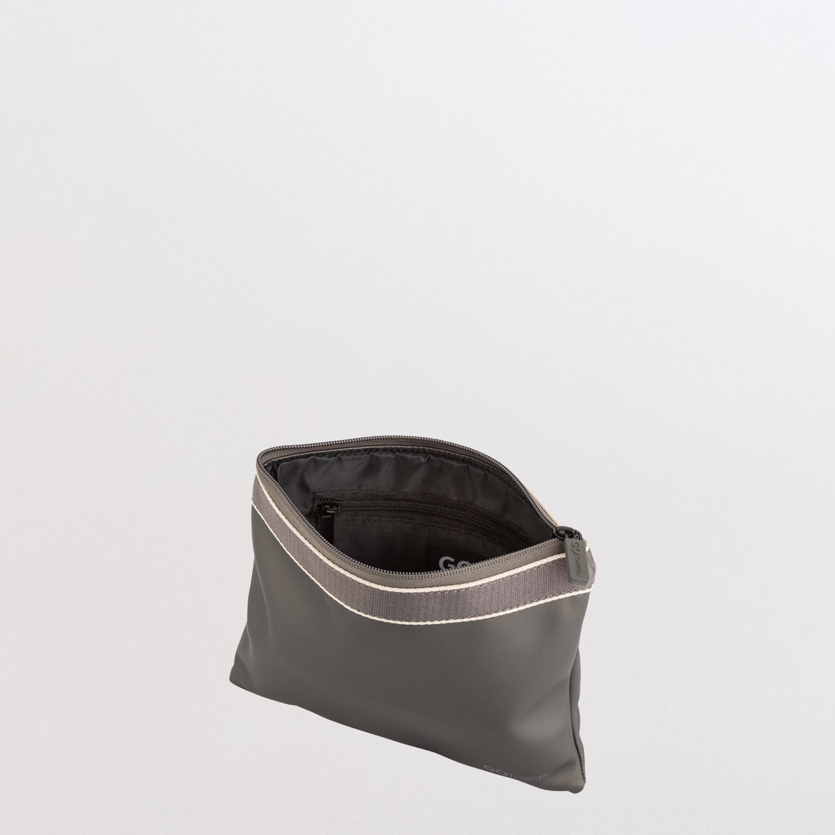 AND6110494602201_03
